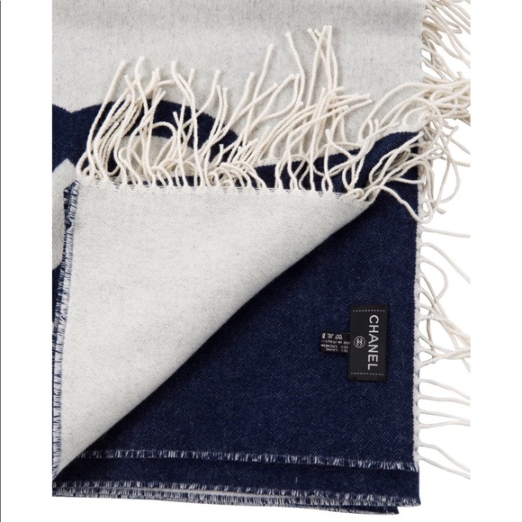 CHANEL CC NAVY &white cashmere blend THROW BLANKET - Picture 6 of 8